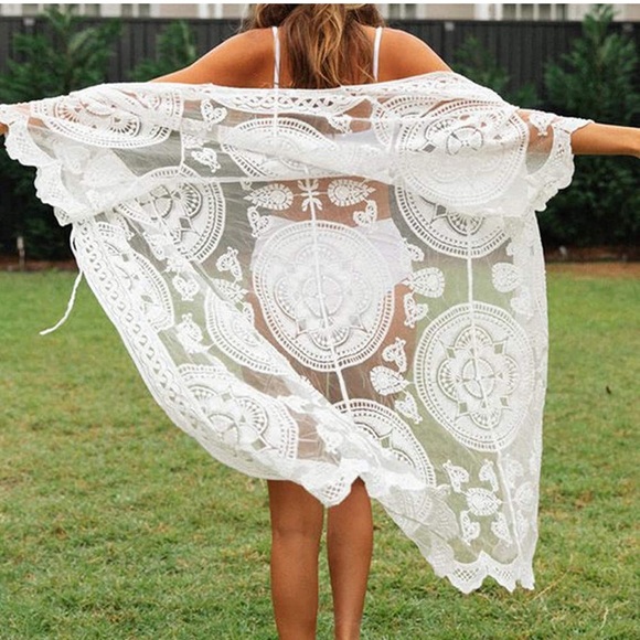 Beautiful woman coverup - Picture 4 of 8